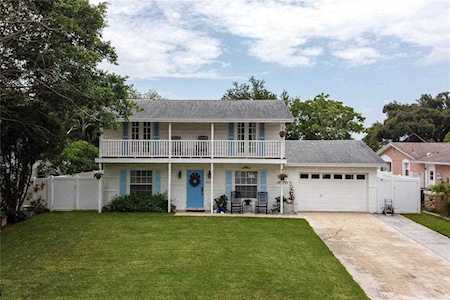 8067 123rd St Seminole, FL 33772