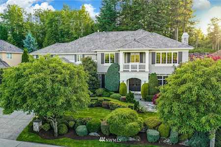2127 277th Ave SE Sammamish, WA 98075