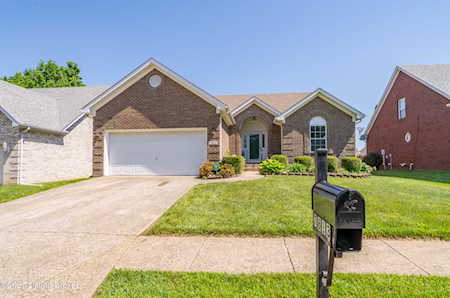 7813 Ridgehurst Pl Louisville, KY 40299