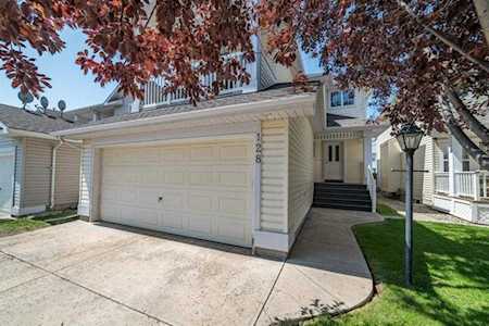 128 Coral Reef Close NE Calgary, AB T3J 3Y6
