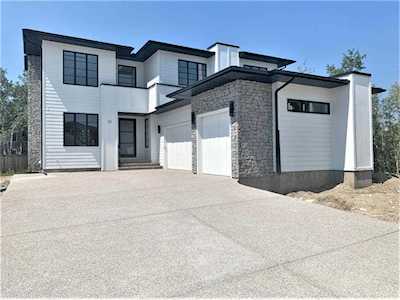 31 Rockford Park NW Calgary, AB T3G 0E1