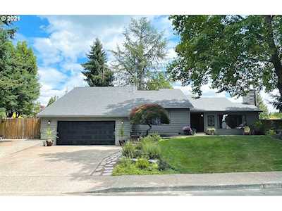 852 SE 39th Ct Hillsboro, OR 97123