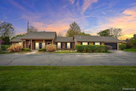 6235 Gloucester Drive Dr Canton Twp, MI 48187