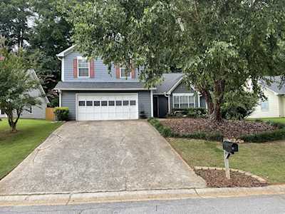 75 Paris Dr Lawrenceville, GA 30043