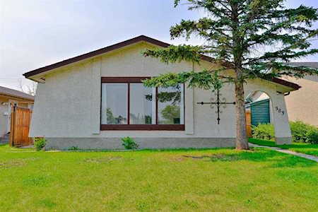 383 Maitland Crescent NE Calgary, AB T3K 0C7