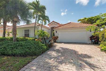 1522 Whispering Oaks Cir Naples, FL 34110
