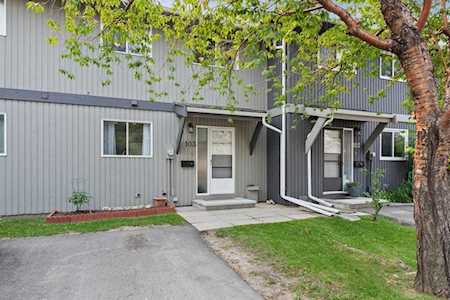 120 Silvercreek Close NW #103 Calgary, AB T3B 4N8