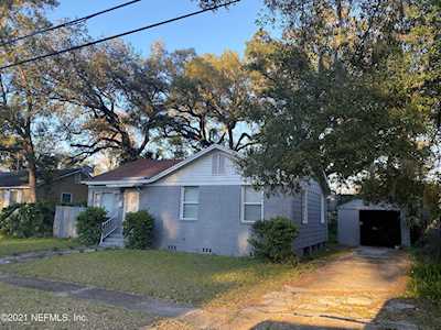 8141 Paul Jones Dr Jacksonville, FL 32208
