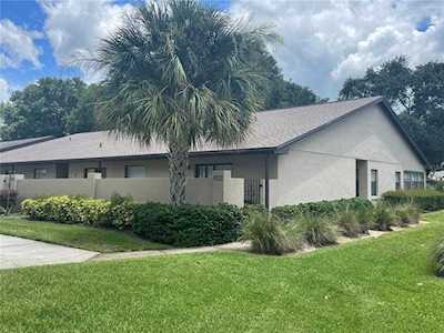 2210 Sawgrass Ct Winter Haven, FL 33884