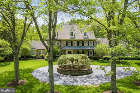 3 Bittersweet Dr West Chester, PA 19382