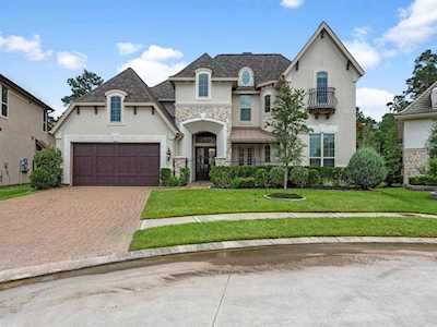1023 Oakshire Ln Conroe, TX 77384