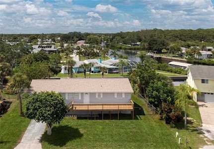 6 Cove Ln Englewood, FL 34223