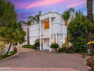 24929 Palmilla Dr Calabasas, CA 91302