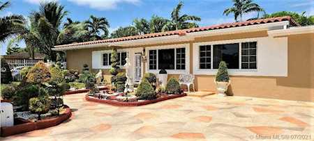 6690 W 6th Ave Hialeah, FL 33012