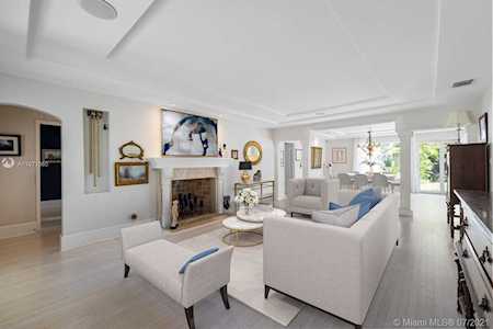 305 NE 91 St Miami Shores, FL 33138