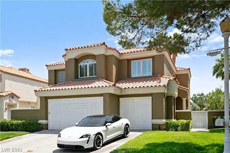 8225 Crow Valley Ln Las Vegas, NV 89113