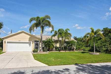 7053 Crown Dr Englewood, FL 34224