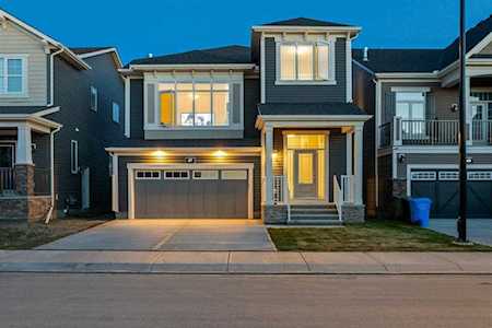 67 Carrington Crescent NW Calgary, AB T3P 1N6