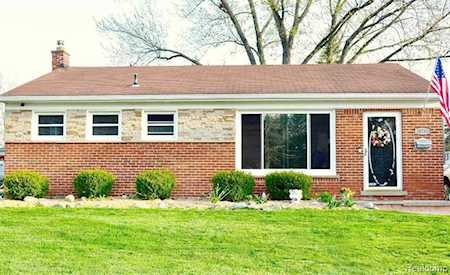 28763 Grandon St Livonia, MI 48150