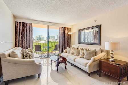 210 174th St #607 Sunny Isles Beach, FL 33160