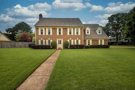 2095 Duntreath Meadows Dr Germantown, TN 38139