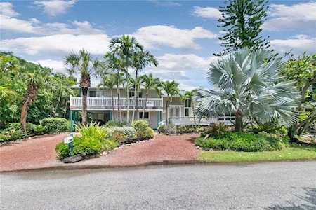 6830 Hughes St Longboat Key, FL 34228