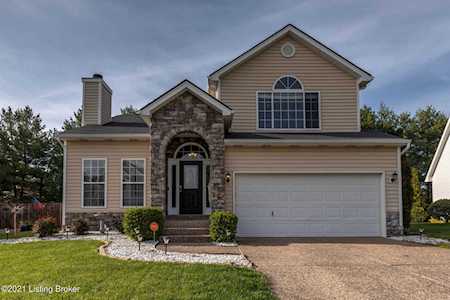 9003 Holly Village Ct Louisville, KY 40242