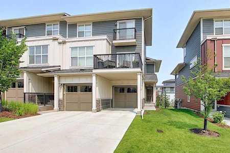 466 Nolan Hill Dr NW Calgary, AB T3R 0V4