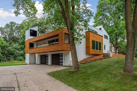 9629 Oak Ridge Trail Minnetonka, MN 55305