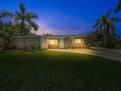 1026 SW 27th Place Boynton Beach, FL 33426