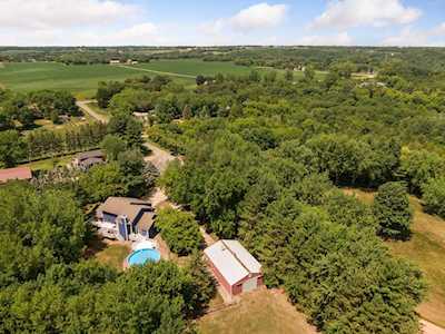 5447 Pinewood Drive Carver, MN 55315