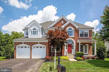 8636 Belgrove Gardens Ln Gainesville, VA 20155