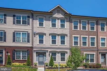 13733 Petrel St Clarksburg, MD 20871