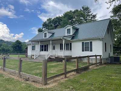 1006 Allbert Rd Ashland City, TN 37015