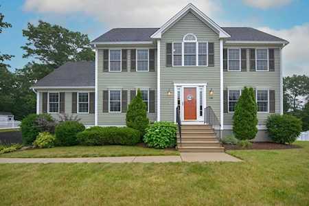 198 Hillcrest Rd Northbridge, MA 01588