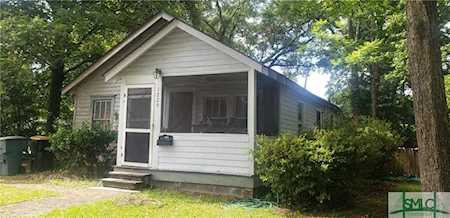 1229 E 69th St Savannah, GA 31404