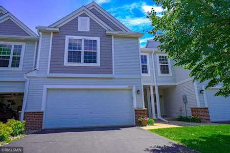 10624 Pond Curve Woodbury, MN 55129