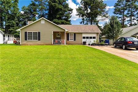 375 Springlake Dr Lawrenceville, GA 30046