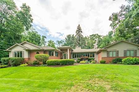 29174 Westmont Ct Farmington Hills, MI 48334