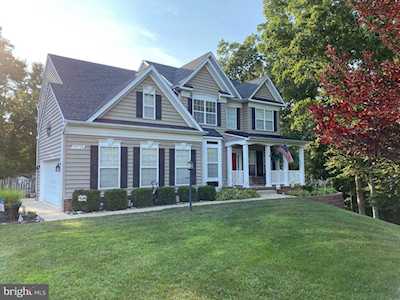 39718 Claires Dr Mechanicsville, MD 20659