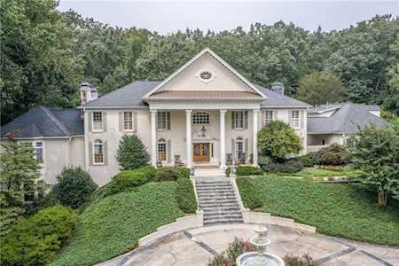 5695 Glen Errol Rd Sandy Springs, GA 30327