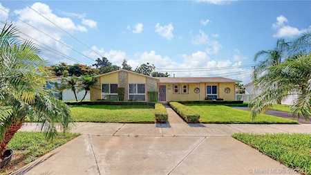 19625 SW 99th Ct Cutler Bay, FL 33157
