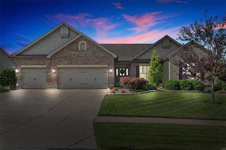 16 Milton Brennan Manor Dr Wentzville, MO 63385