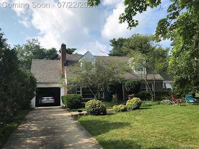 2704 Brockman Blvd Ann Arbor, MI 48104
