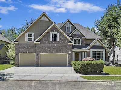 237 W River Trail Dr Eagle, ID 83616
