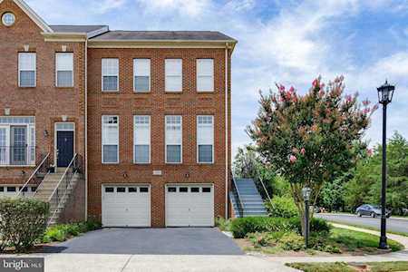 24602 Siltstone Square Aldie, VA 20105