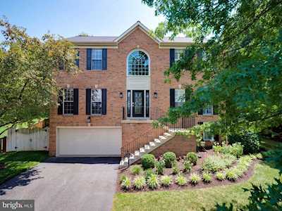 6103 Bayliss Knoll Ct Alexandria, VA 22310