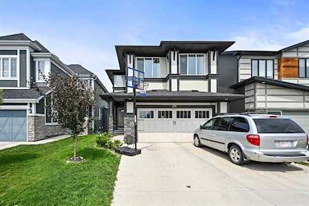 276 Evansborough Way NW Calgary, AB T3P 0N9