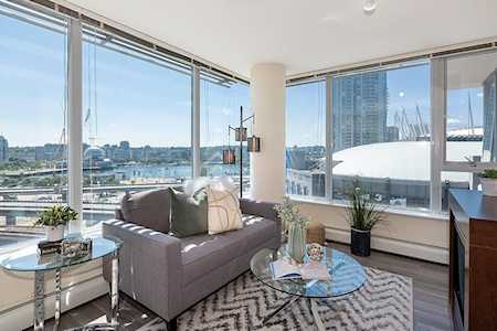688 Abbott Street #1502 Vancouver, BC V6B 0B9