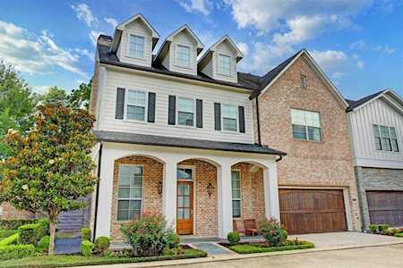 1552 Whispering Pines Dr Houston, TX 77055